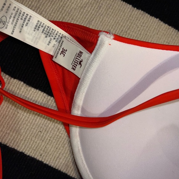 Hollister Padded Swim Top - Picture 2 of 3